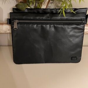 Lug Buoy in Metallic Black